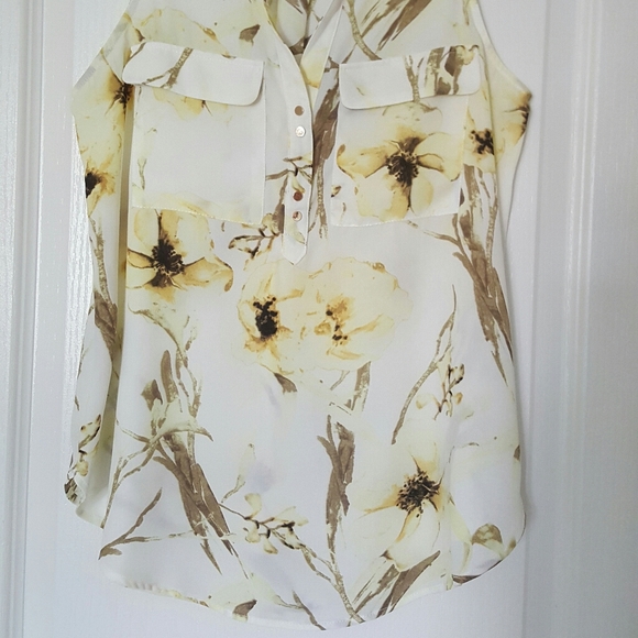 Dynamite Collar Top - Picture 4 of 13